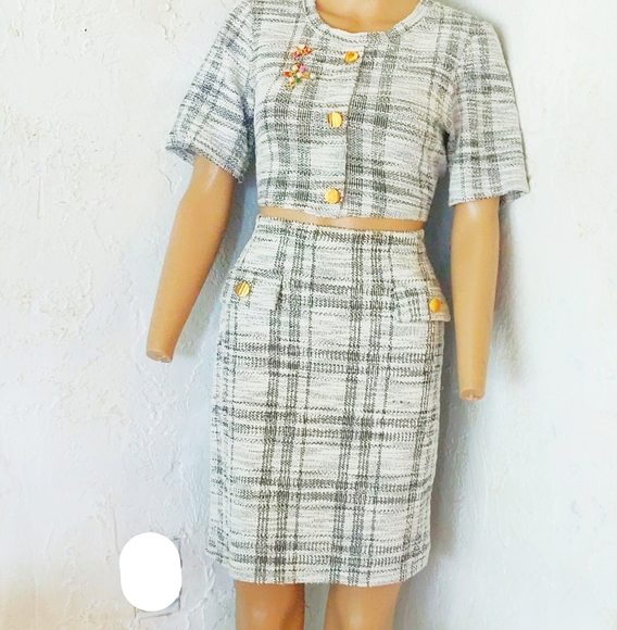 Women skirt suit ‼️❣️ CLEARANCE ❣️‼️ - Picture 2 of 6